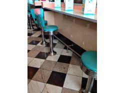 Tabouret de bar , fixation au sol