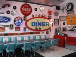 Mobiliers Sixties , objets de brocantes US
